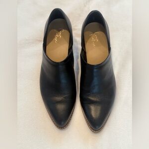 Crown Vintage Black Leather Shoes LIKE NEW